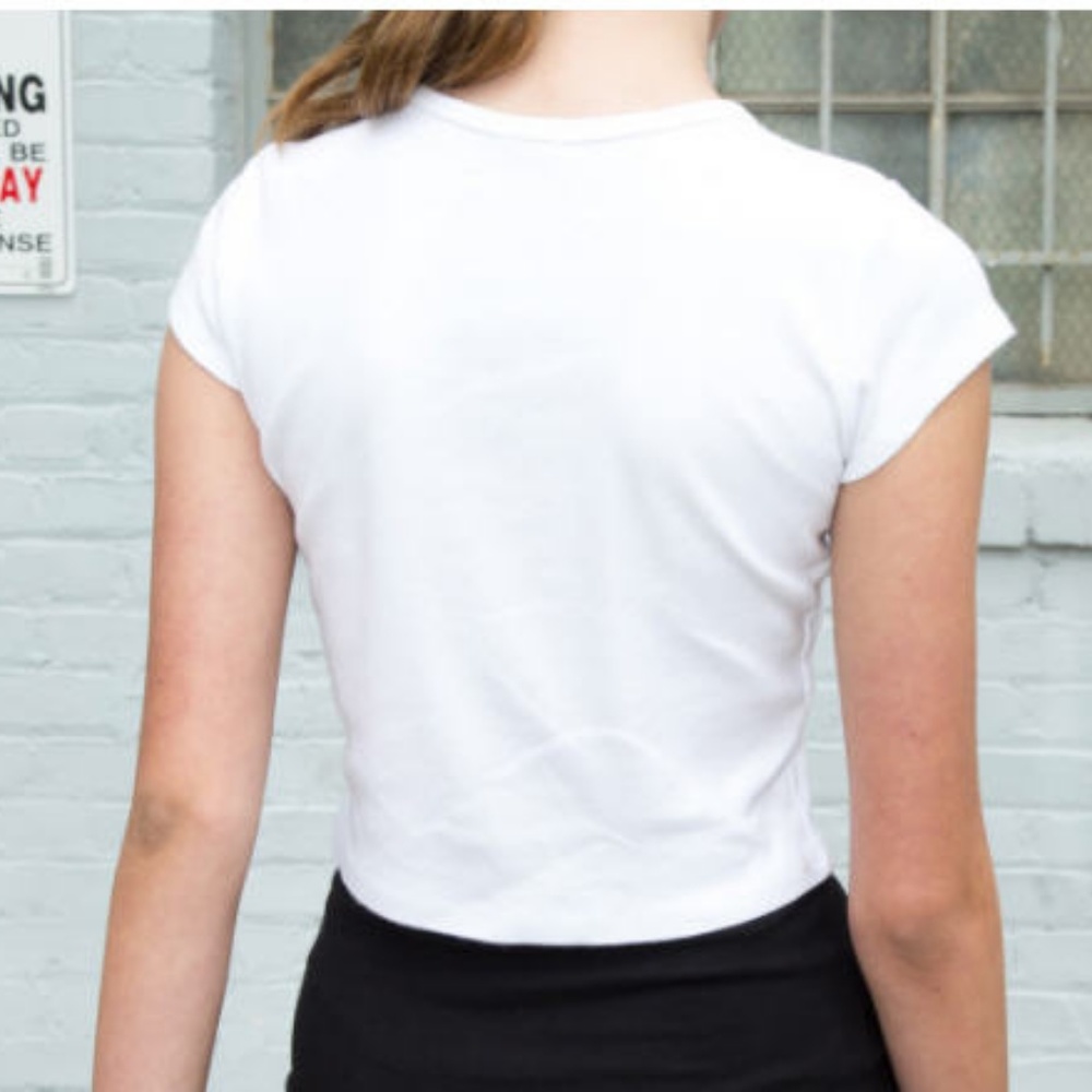 NEW! Brandy Melville ASHLYN FLYING HEART TOP - Picture 5 of 5